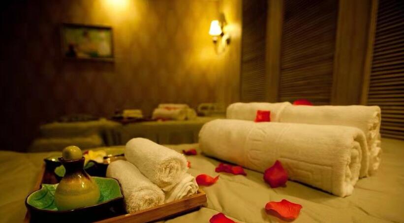 深圳宝安区高端水疗spa会馆就这样带着清风月静抚慰了光阴悲喜